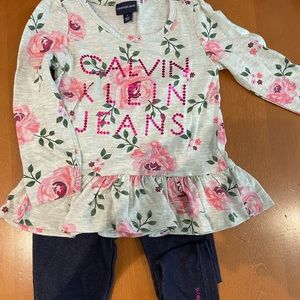 Calvin Klein long sleeve 2pc top and leggings set.